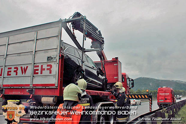 20160810 Verkehrsunfall auf der A21  Foto: © FF Alland