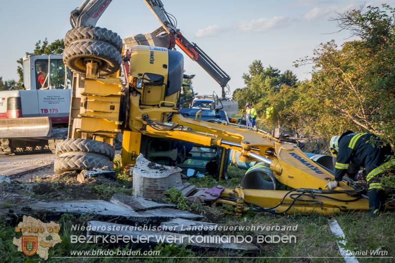 20160817 Baggerbergung Teesdorf, Foto Daniel Wirth 20160817 Baggerbergung Teesdorf, Foto Daniel Wirth
