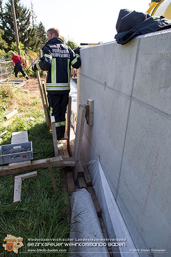 20160823 Baufahrzeugbergung in Tribuswinkel Foto: © Stefan Schneider 20160823 Baufahrzeugbergung in Tribuswinkel Foto: © Stefan Schneider