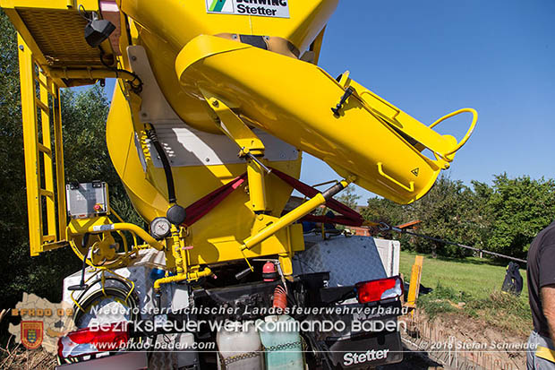 20160823 Baufahrzeugbergung in Tribuswinkel Foto: © Stefan Schneider 20160823 Baufahrzeugbergung in Tribuswinkel Foto: © Stefan Schneider