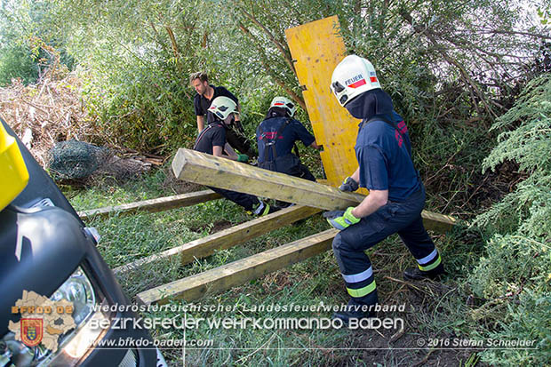 20160823 Baufahrzeugbergung in Tribuswinkel Foto: © Stefan Schneider 20160823 Baufahrzeugbergung in Tribuswinkel Foto: © Stefan Schneider