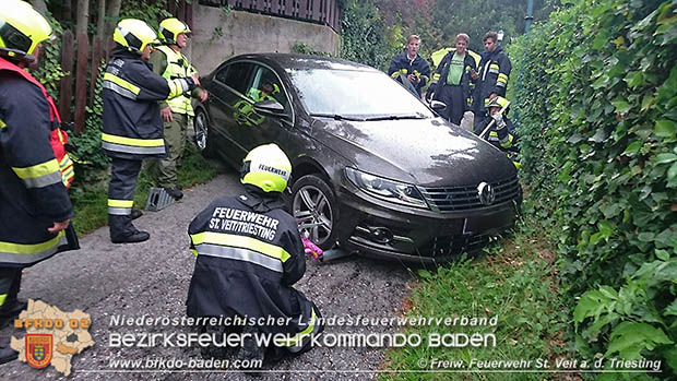 20160829 Aufwendige Fahrzeugbergung in St.Veita.d.Triesting  Fotos: © Michael Hafellner u. Max Weinbauer FF St.Veit