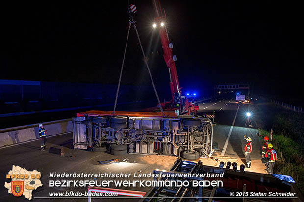 20160908 LKW Unfall A2 Traiskirchen-Guntramsdorf  Foto: © Stefan Schneider