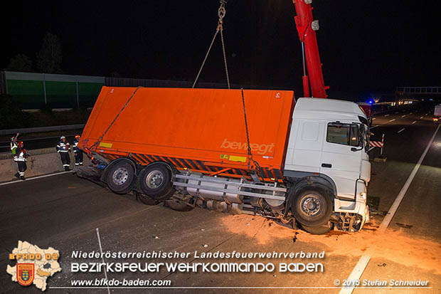 20160908 LKW Unfall A2 Traiskirchen-Guntramsdorf  Foto: © Stefan Schneider