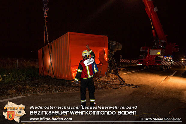 20160908 LKW Unfall A2 Traiskirchen-Guntramsdorf Foto: © Stefan Schneider