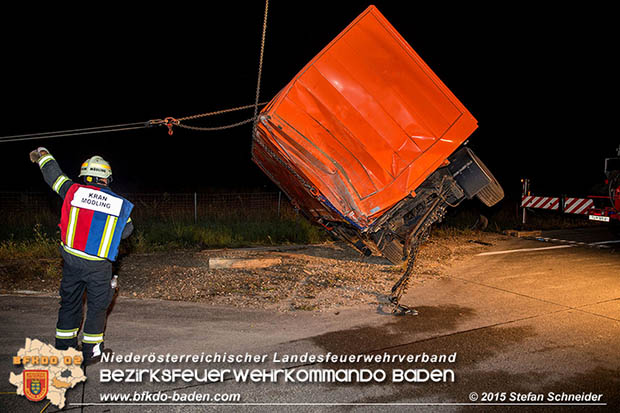 20160908 LKW Unfall A2 Traiskirchen-Guntramsdorf Foto: © Stefan Schneider