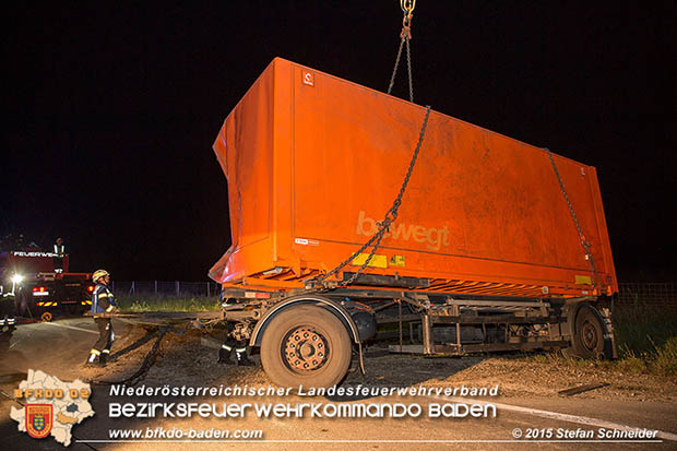 20160908 LKW Unfall A2 Traiskirchen-Guntramsdorf Foto: © Stefan Schneider