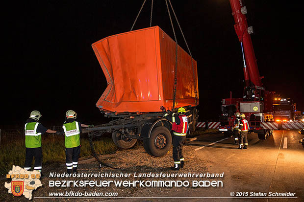 20160908 LKW Unfall A2 Traiskirchen-Guntramsdorf Foto: © Stefan Schneider