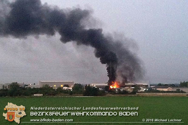 20160913 Brand bei Gewerbebetrieb in Enzesfeld  Foto: © Michael Lechner