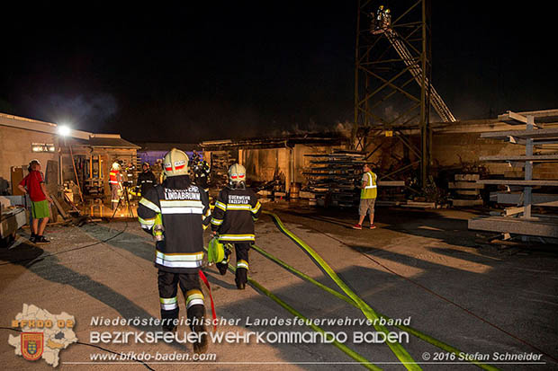 20160913 Brand bei Gewerbebetrieb in Enzesfeld  Foto: © Stefan Schneider