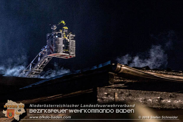 20160913 Brand bei Gewerbebetrieb in Enzesfeld  Foto: © Stefan Schneider