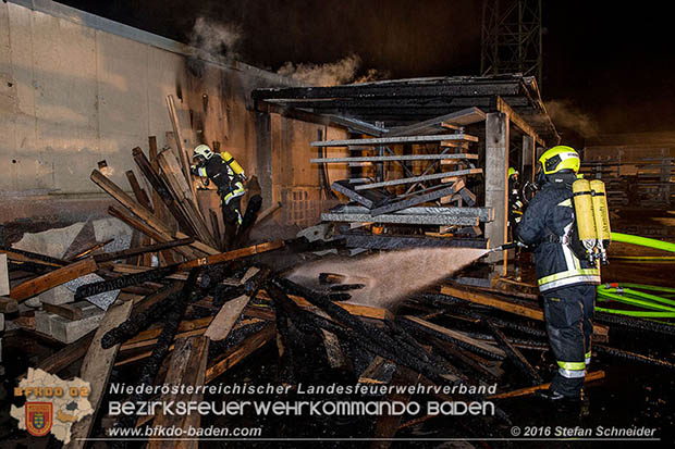 20160913 Brand bei Gewerbebetrieb in Enzesfeld  Foto: © Stefan Schneider