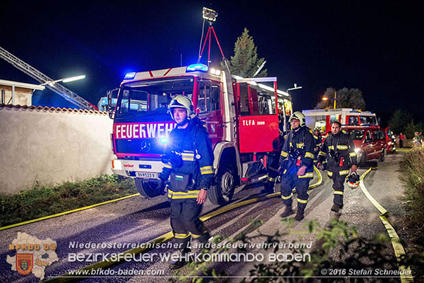 20160913 Brand bei Gewerbebetrieb in Enzesfeld  Foto: © Stefan Schneider