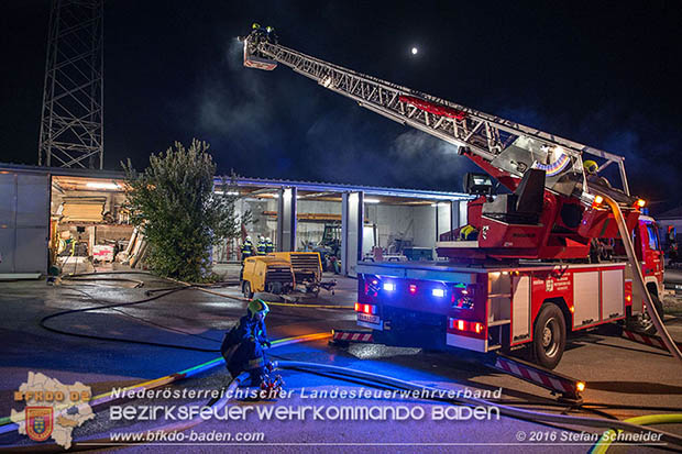 20160913 Brand bei Gewerbebetrieb in Enzesfeld  Foto: © Stefan Schneider