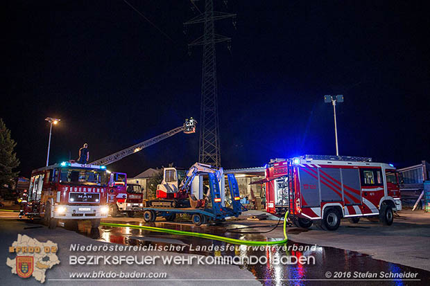 20160913 Brand bei Gewerbebetrieb in Enzesfeld  Foto: © Stefan Schneider