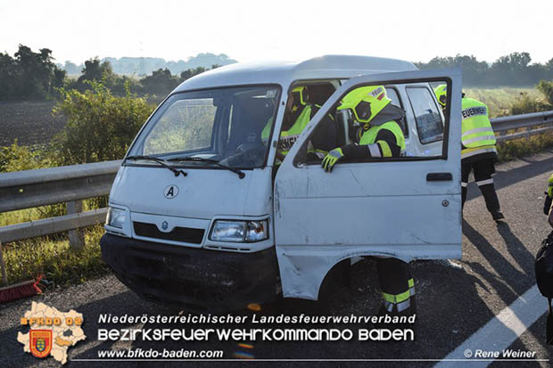 20160925 Verkehrsunfall A3 Pottendorf-Ebreichsdorf WEST RFb Wien Foto: © Rene Weiner 20160925 Verkehrsunfall A3 Pottendorf-Ebreichsdorf WEST RFb Wien Foto: © Rene Weiner