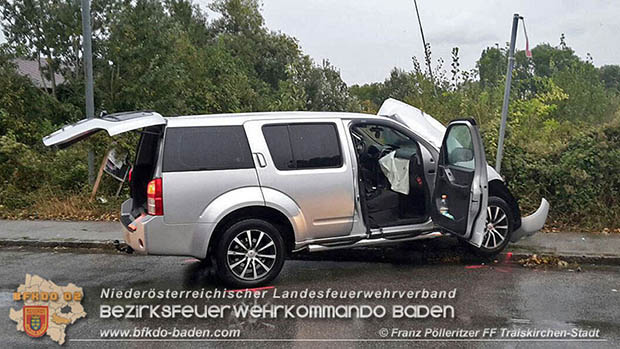 20161004 Pkw gegen Verschublok in Traiskirchen  Foto: © Franz Pölleritzer