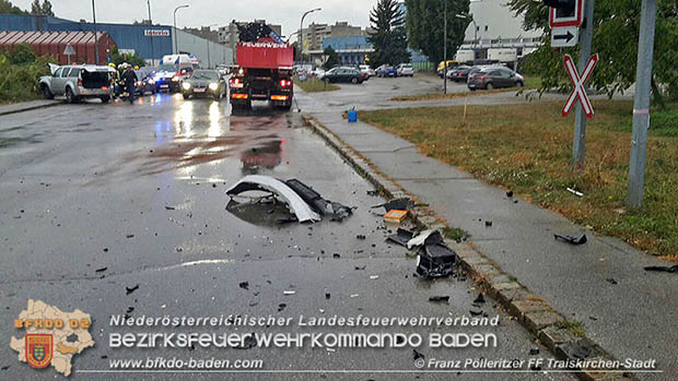 20161004 Pkw gegen Verschublok in Traiskirchen  Foto: © Franz Pölleritzer