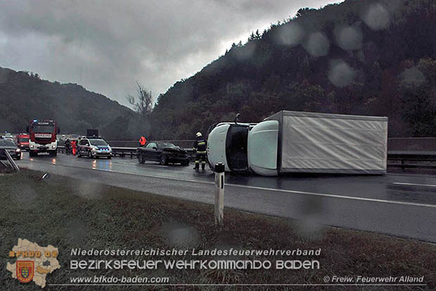 20161006 Verkehrsunfall A21 bei Alland  Foto: © Freiwillige Feuerwehr Alland