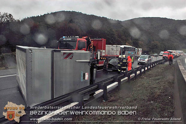 20161006 Verkehrsunfall A21 bei Alland  Foto: © Freiwillige Feuerwehr Alland