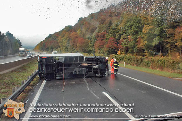 20161006 Verkehrsunfall A21 bei Alland  Foto: © Freiwillige Feuerwehr Alland