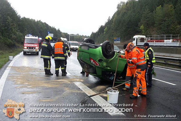 20161006 Verkehrsunfall A21 bei Alland  Foto: © Freiwillige Feuerwehr Alland