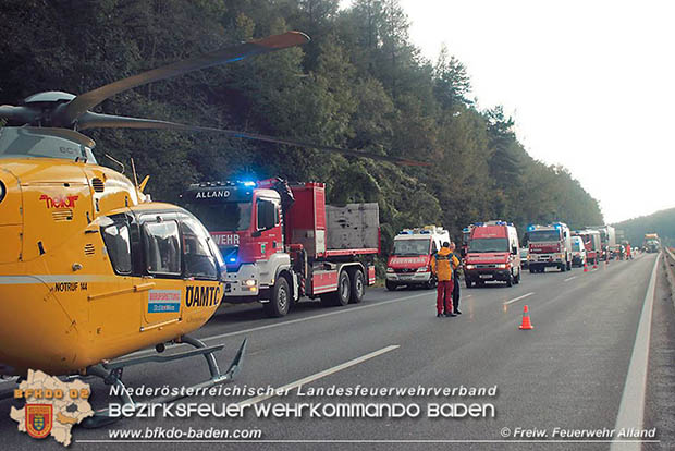 20161007 Schwerer Verkehrsunfall A21 Hochstraß-Knoten Steinhäusl  Foto: © FF Alland