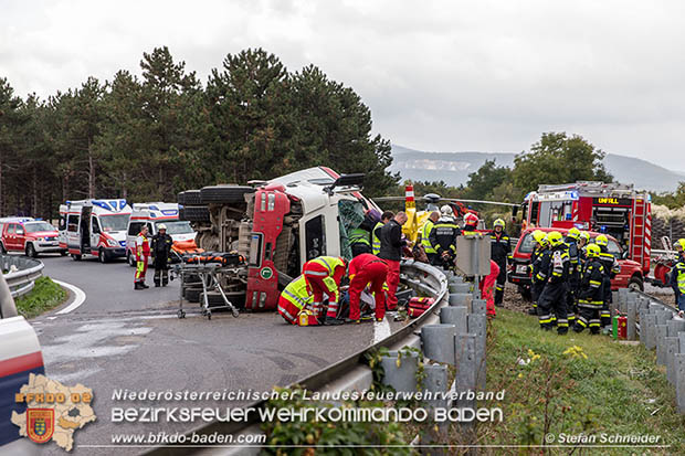 20161010 LKW Unfall A2 Abfahrtsrampe Leobersdorf RFb Wien Foto:  © Stefan Schneider