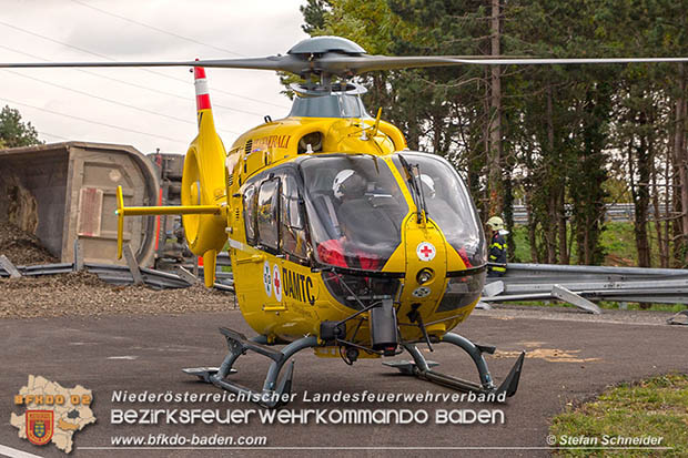 20161010 LKW Unfall A2 Abfahrtsrampe Leobersdorf RFb Wien Foto: © Stefan Schneider 20161010 LKW Unfall A2 Abfahrtsrampe Leobersdorf RFb Wien Foto: © Stefan Schneider