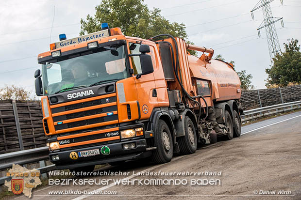 20161010 LKW Unfall A2 Abfahrtsrampe Leobersdorf RFb Wien Foto: © Daniel Wirth 20161010 LKW Unfall A2 Abfahrtsrampe Leobersdorf RFb Wien Foto: © Daniel Wirth