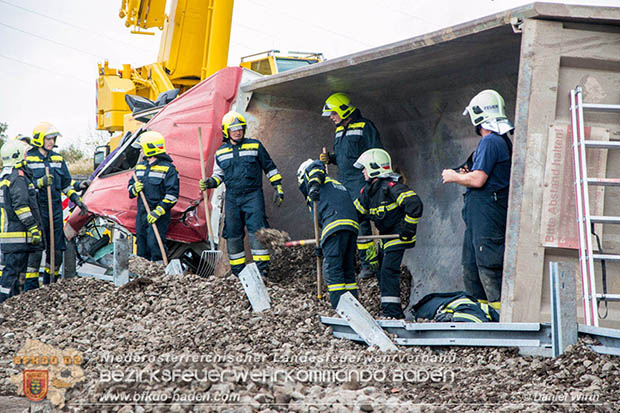 20161010 LKW Unfall A2 Abfahrtsrampe Leobersdorf RFb Wien Foto: © Daniel Wirth 20161010 LKW Unfall A2 Abfahrtsrampe Leobersdorf RFb Wien Foto: © Daniel Wirth