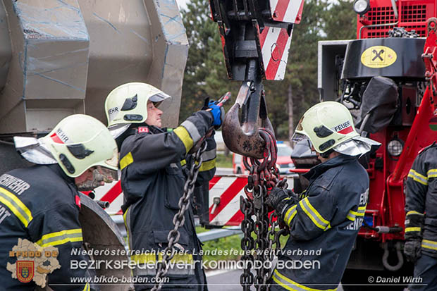 20161010 LKW Unfall A2 Abfahrtsrampe Leobersdorf RFb Wien Foto: © Daniel Wirth 20161010 LKW Unfall A2 Abfahrtsrampe Leobersdorf RFb Wien Foto: © Daniel Wirth