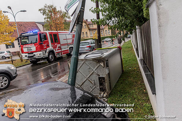 20161018 Verkehrsunfall im Ortsgebiet Pfaffstätten  Foto: © Stefan Schneider