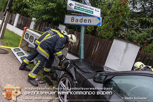 20161018 Verkehrsunfall im Ortsgebiet Pfaffstätten  Foto: © Stefan Schneider