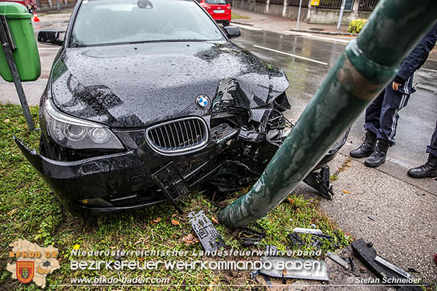 20161018 Verkehrsunfall im Ortsgebiet Pfaffstätten  Foto: © Stefan Schneider