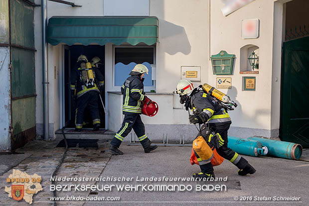 20161022 Brand in Gewerbebetrieb Foto: © Stefan Schneider 20161022 Brand in Gewerbebetrieb Foto: © Stefan Schneider
