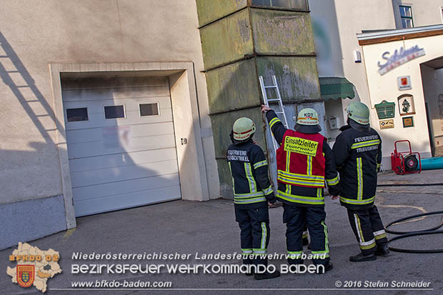20161022 Brand in Gewerbebetrieb Foto: © Stefan Schneider 20161022 Brand in Gewerbebetrieb Foto: © Stefan Schneider
