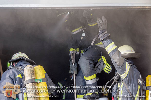 20161022 Brand in Gewerbebetrieb Foto: © Stefan Schneider 20161022 Brand in Gewerbebetrieb Foto: © Stefan Schneider