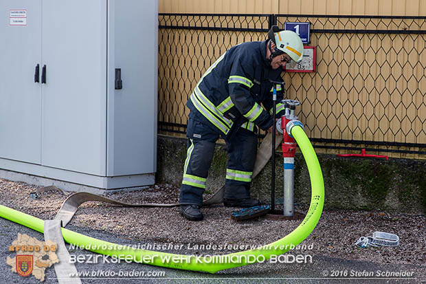 20161022 Brand in Gewerbebetrieb Foto: © Stefan Schneider 20161022 Brand in Gewerbebetrieb Foto: © Stefan Schneider