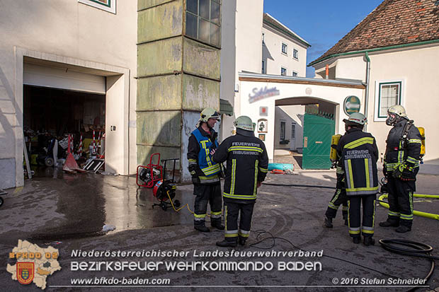 20161022 Brand in Gewerbebetrieb Foto: © Stefan Schneider 20161022 Brand in Gewerbebetrieb Foto: © Stefan Schneider