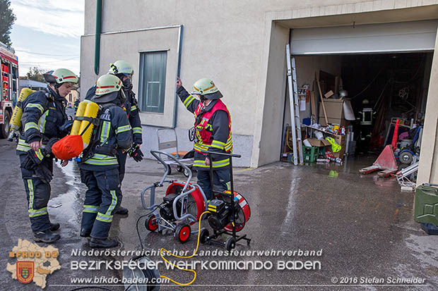 20161022 Brand in Gewerbebetrieb Foto: © Stefan Schneider 20161022 Brand in Gewerbebetrieb Foto: © Stefan Schneider