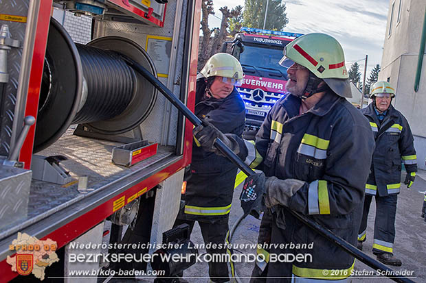 20161022 Brand in Gewerbebetrieb Foto: © Stefan Schneider 20161022 Brand in Gewerbebetrieb Foto: © Stefan Schneider