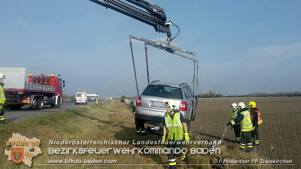 20161028 Verkehrsunfall A2 RFb Wien  Foto: © Franz Poelleritzer