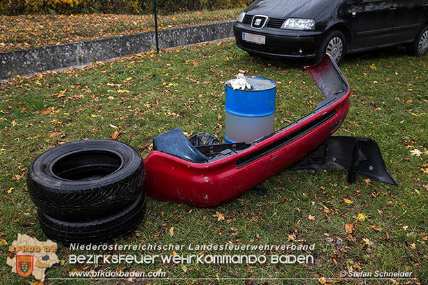 20161102 Ölfilm auf dem Gewässer des Wr.Neustädter Kanals in Kottingbrunn Foto: © Stefan Schneider 20161102 Ölfilm auf dem Gewässer des Wr.Neustädter Kanals in Kottingbrunn Foto: © Stefan Schneider