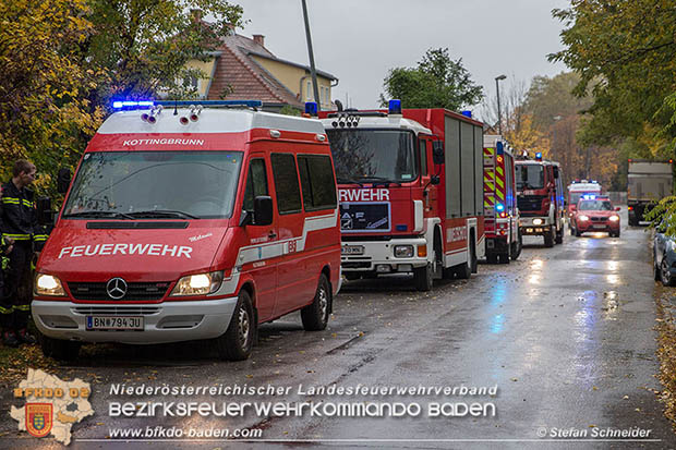 20161102 Ölfilm auf dem Gewässer des Wr.Neustädter Kanals in Kottingbrunn Foto: © Stefan Schneider 20161102 Ölfilm auf dem Gewässer des Wr.Neustädter Kanals in Kottingbrunn Foto: © Stefan Schneider