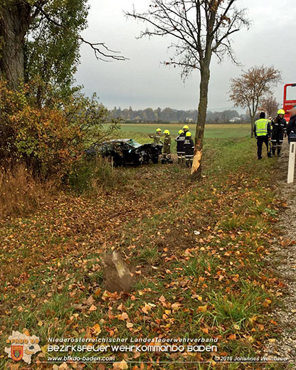 20161110 Verkehrsunfall zwischen Sollenau und Günselsdorf auf der LB17  Foto: © Johannes Weinbauer