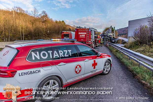 20161113 Verkehrsunfall A21 Klausen-Leopoldsdorf RFb Wien Foto: Stefan Schneider 20161113 Verkehrsunfall A21 Klausen-Leopoldsdorf RFb Wien Foto: Stefan Schneider