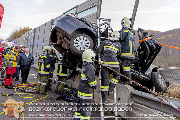 20161113 Verkehrsunfall A21 Klausen-Leopoldsdorf RFb Wien Foto: Stefan Schneider 20161113 Verkehrsunfall A21 Klausen-Leopoldsdorf RFb Wien Foto: Stefan Schneider
