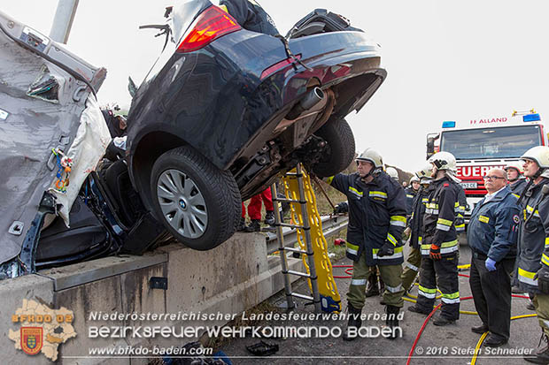 20161113 Verkehrsunfall A21 Klausen-Leopoldsdorf RFb Wien Foto: Stefan Schneider 20161113 Verkehrsunfall A21 Klausen-Leopoldsdorf RFb Wien Foto: Stefan Schneider