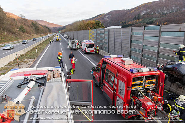20161113 Verkehrsunfall A21 Klausen-Leopoldsdorf RFb Wien Foto: Stefan Schneider 20161113 Verkehrsunfall A21 Klausen-Leopoldsdorf RFb Wien Foto: Stefan Schneider